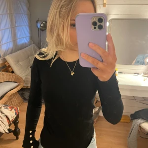 tröja - tröja från zara. jätteskön och fin kmr bara inte till användning 🔥🔥🔥😍😍😍