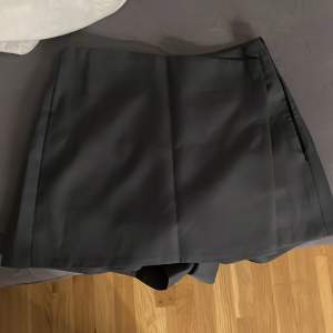  Shorts / kjol aldrig använda helt nya Super Duper bra kvalitet och material
