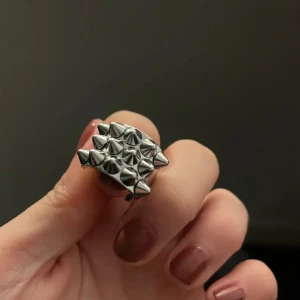 Edblad ring  - Jättefin Edblad ring i silver. Inte använt så ofta då jag bara bär guld smycken. Kommer ej till användning. Synd för de är juuuu så fina!!💕🤩🤩🤩