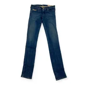Vintage diesel lowaist jeans. Skinny model. Extra low. Y2k look. Bra skick.  W29/L34