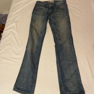 Levi’s jeans storlek S - Levi’s 511 slim, bra använt skick