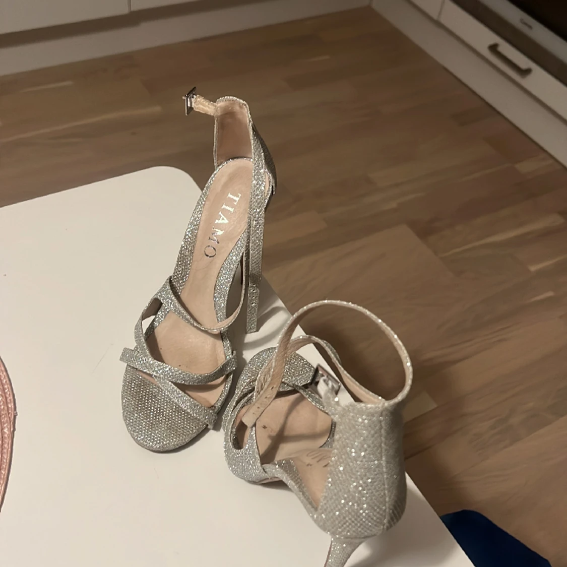 glittriga klackskor - 90