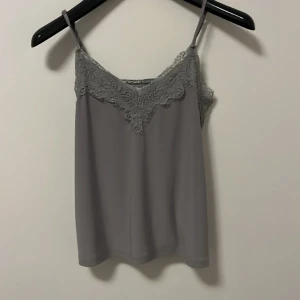 Linne siden - Bra skick använd tre gånger super skönt matrial