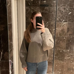 Superfin kashmirtröja  - Säljer min superfina kashmirtröja från H&M premium selection, inköpt för 1499kr💕