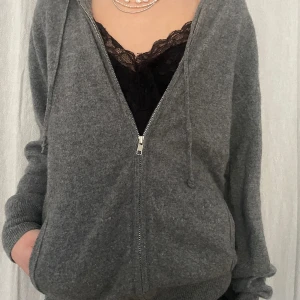 Soft goat hoodie - Jättemysig Kashmir hoodie!!❤️❤️som ny!! nypris: 2495kr