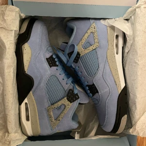 Air jordan 4 - Tja! Säljer mins skor som är helt nya  Storlek 42 Skriv vid intresse 