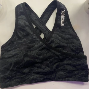 Gymshark BH - En oanvänd sport bh från Gymshark i storlek Xs, men passar mer S. Ej använd pga fel storlek🧸 Sitter jätte fint i ryggen!!