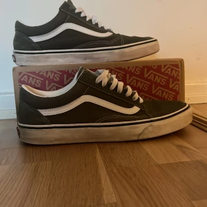 Vans skor - Säljer mina gröna vans skor| cirka använda 10 gånger | kan gå ner lite i pris också