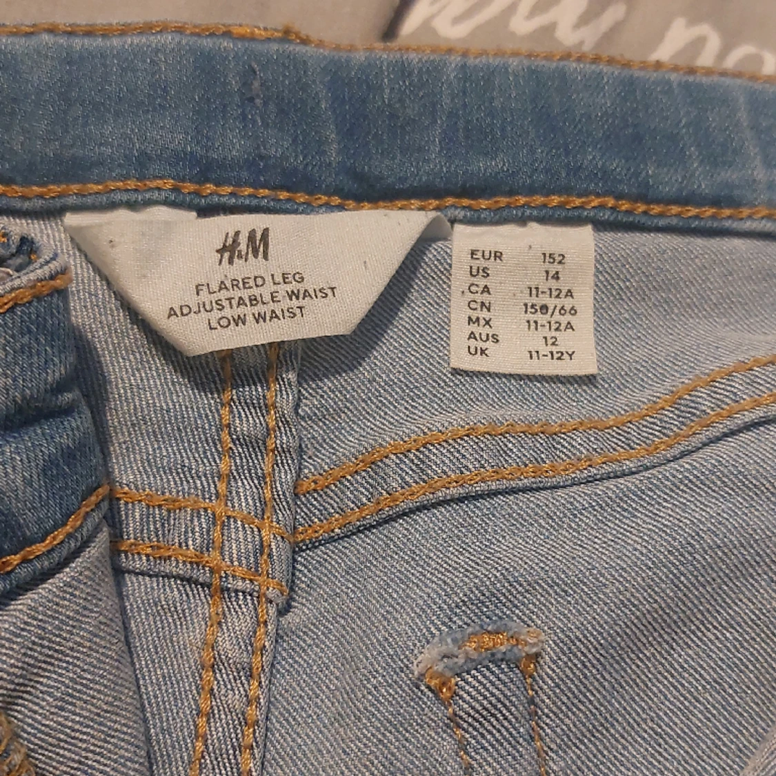 Lågmidjade H&M jeans - 91