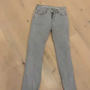 Ljusgrå straight jeans💖