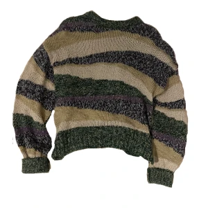 Mysig stickad tröja - Söt och mysig stickad tröja🤍