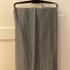 helt ny MAX MARA WEEKEND TJAL - max mara weekend sjal i bomull. HELT NY. 70cm*145cm i storlek