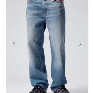 Weekday jeans i modellen galaxy | snygg wash på färgen | Bra skick, inga defekter | Baggy fit | Skriv vid funderingar