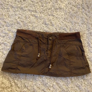 Vintage minikjol - Vintage minikjol🤎 Står 40 på lappen men passar perfekt lågmidjat på mig som har 36 i vanliga fall