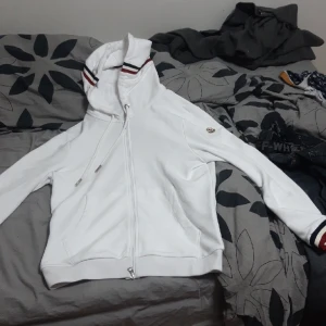 Moncler tröja - Storlek l