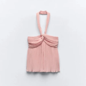 Rosa Zara topp - Så fin somrig topp från zara som aldrig är använd 💕slutsåld i storlek xs, kom privat för fler bilder, pris kan diskuteras vid snabb affär!