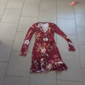 Tunika från missguided  - I fint skick 