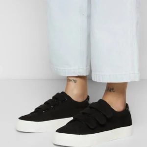 Even & odd Sneakers  - Helt oanvända bara testade, skriv för fler bilder 