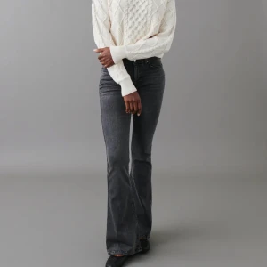 Jeans  - Säljer dessa jeans från Gina tricot då dom inte kommer till användning. Använda fåtal gången utan några skador. 