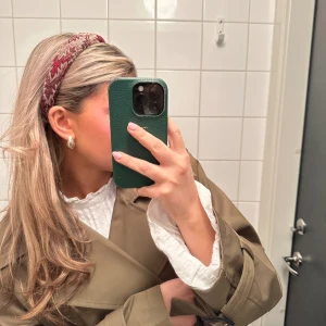 Diadem - Mitt uf företag har utförsäljning på våra diadem då vi tar studenten! 1 för 89kr och 2 för 150kr😍 tissu_uf på instagram 