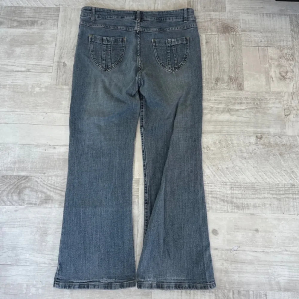 Baggy jeans jättesnygga och sitter skönt. Bara att skriva för mått, har även fler liknande . Jeans & Byxor.