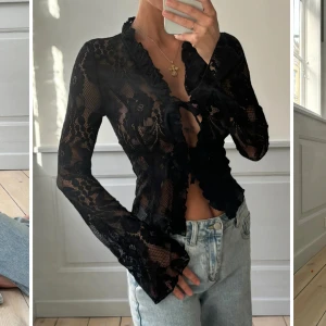 Spets topp - Så fin spets topp i nyskick från venderbys. Säljer då jag köpte för liten storlek. Nypris: 730kr (469 DKK). Lapparna är avklippta