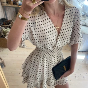 Klänning  - SUPER snygg verkligen ❣️❣️