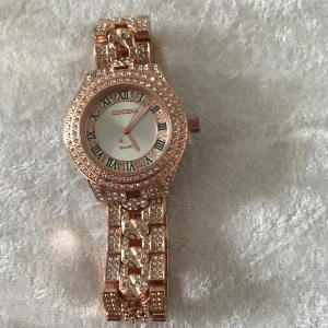 Super Häftig Dam Strass Klocka  - Helt ny  Dia 38.00 mm 