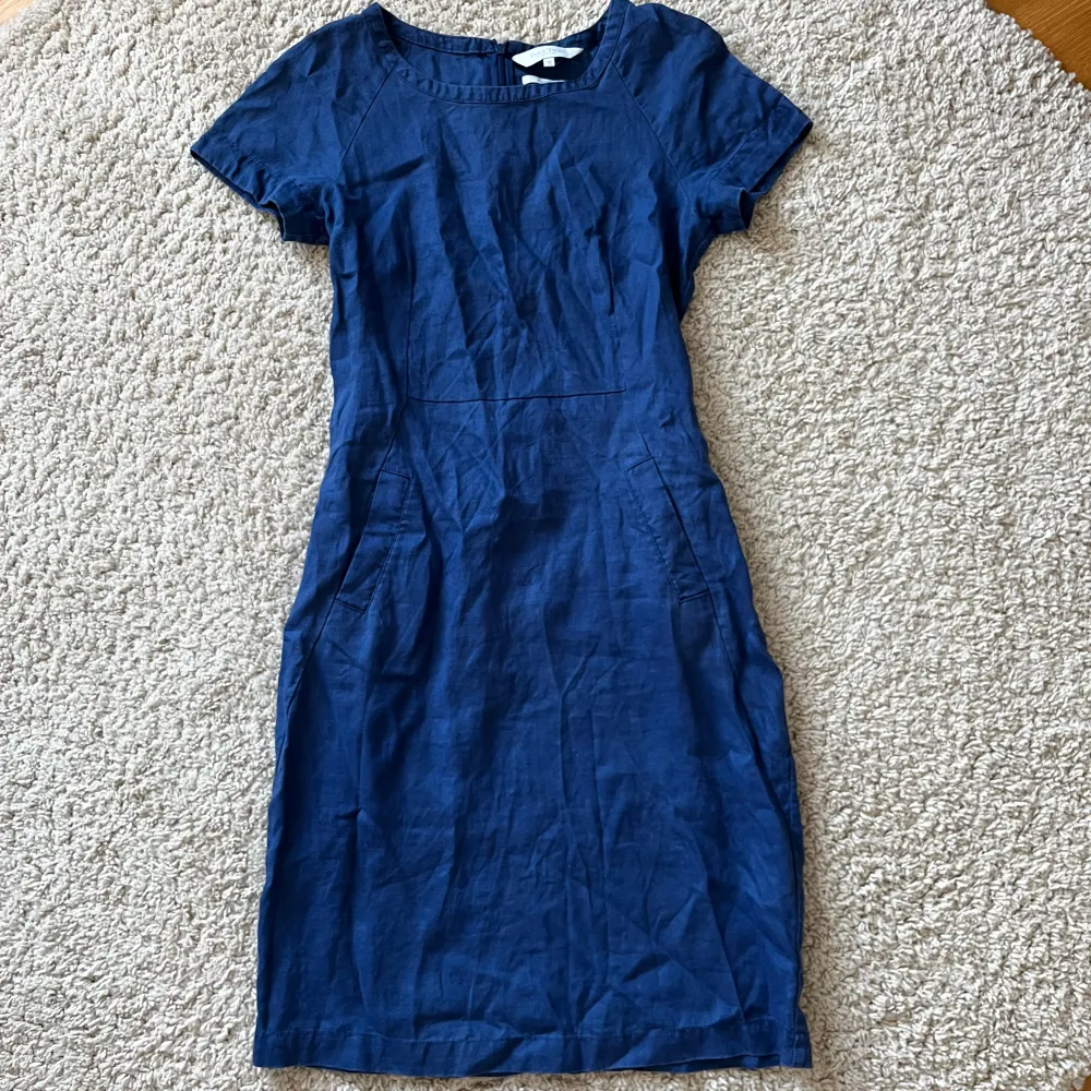 Marinblå kortärmad långklänning!💙. Klänningar.