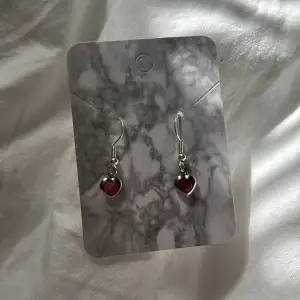 Small heart earrings 