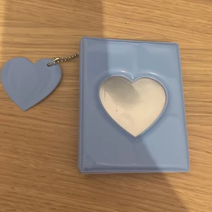 Kpop binder  - 16 sides, double sided. Blue.