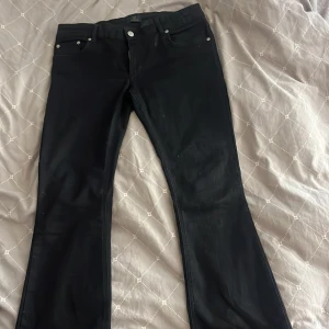 Low waist jeans  - Dessa byxor är storlek M men passar även S, dom är väldigt low waist, dom är även använda 2 gånger 