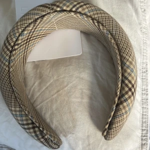 Hårband/diadem  - Säljer detta snygga helt nya!!