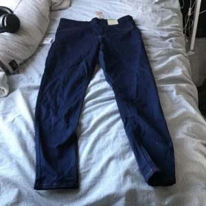 Jeggings - Aldrig använt, har fortfarande lappar, blåa, storlek 40