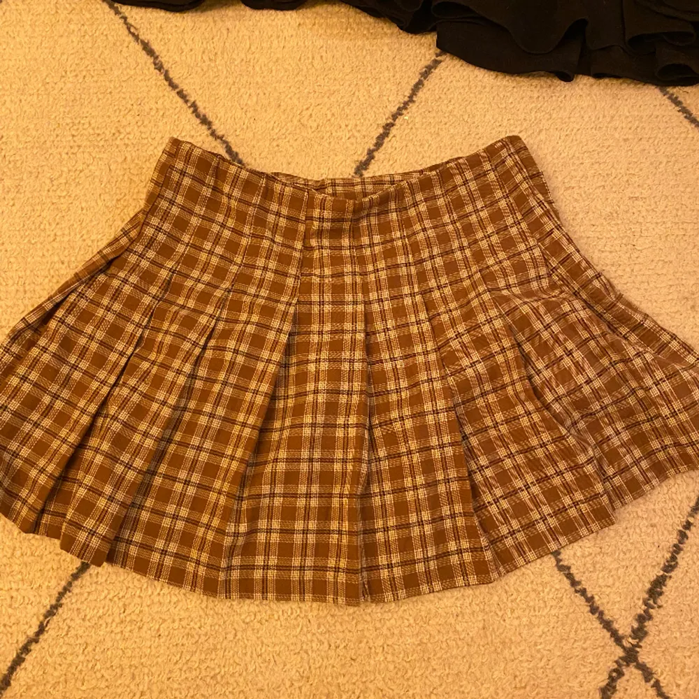 Brun kjol från H&M I storlek 40❤️. Kjolar.