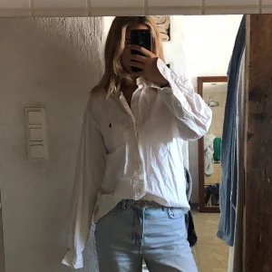 Vintage Ralph Lauren - Säljer en vintage Ralph lauren skjorta, mycket bra skick! Storlek S man💕🌸