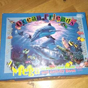 It a 65cm x 45cm puzzle for kid's with big pices, ocean themed