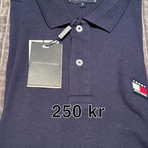 (DÅLIGA BILDER, KOM DM) Moncler T-shirt M  Tommy Hilfiger piké S  Långärmad moncler piké M  Pris kan diskuteras 