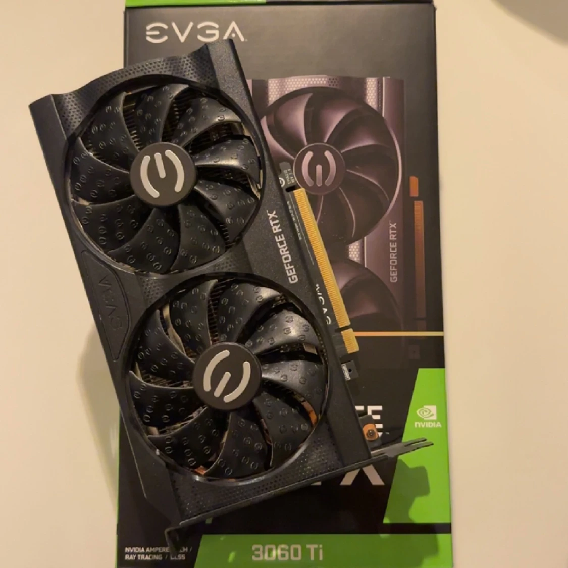 Grafikkort EVGA 3060 TI - 90