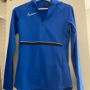 Nike sporttröja  - Säljer min sporttröja som inte används ny pris 220kr