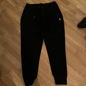 Ralph lauren polo byxor - Ralph lauren polo byxor st M, säljs för dom är för stora skicka 9/10