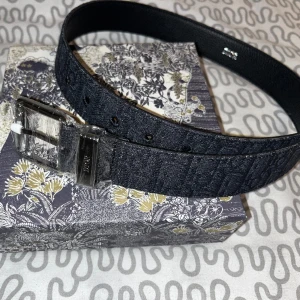 Dior bälte  - Helt nytt dior bälte 