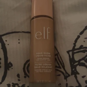 Elf halo glow - Säljer min Elf haloglow då den ej va bra färg den är endast testad på handen för att kunna se hur färgen var fick hem den för nån dag sen! Färgen är light to medium 