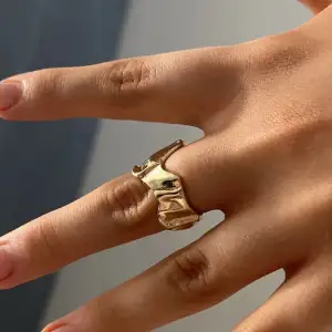 Helt ny justerbar guld ring 