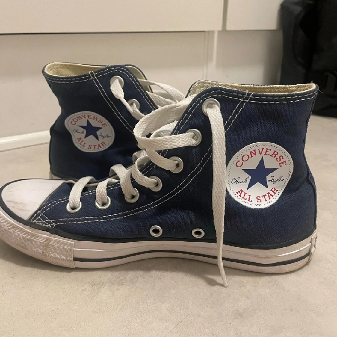 Marinblå converse - 90