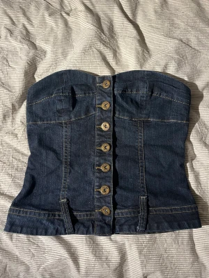 Jeans topp - Så snygg Korsett topp i jeans. Säljar då den inte kommer till användning💕