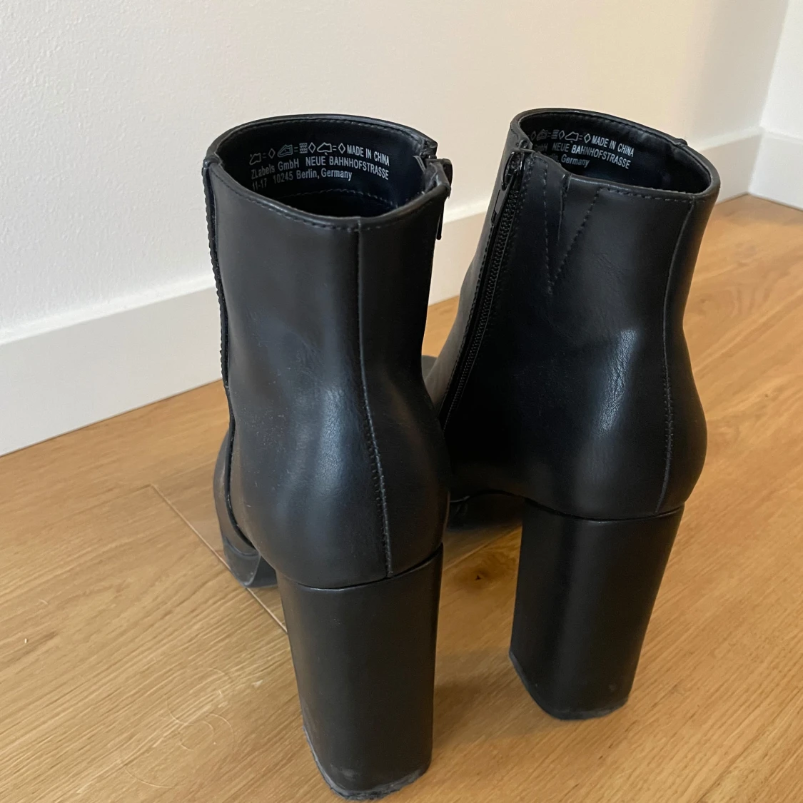 Stövletter - svarta - 91