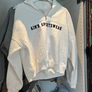 Aimin tröja - Helt oanvänd tröja från aimin köpt för 799😇 Endast tvättad en gång för att bli av med det luddiga