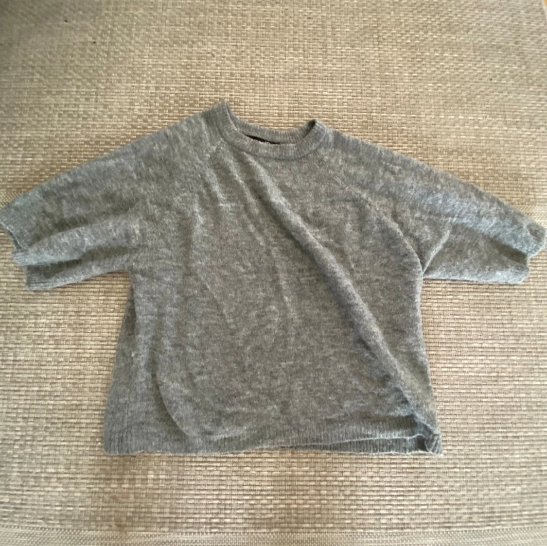 Kortärmad stickad tröja  - 91