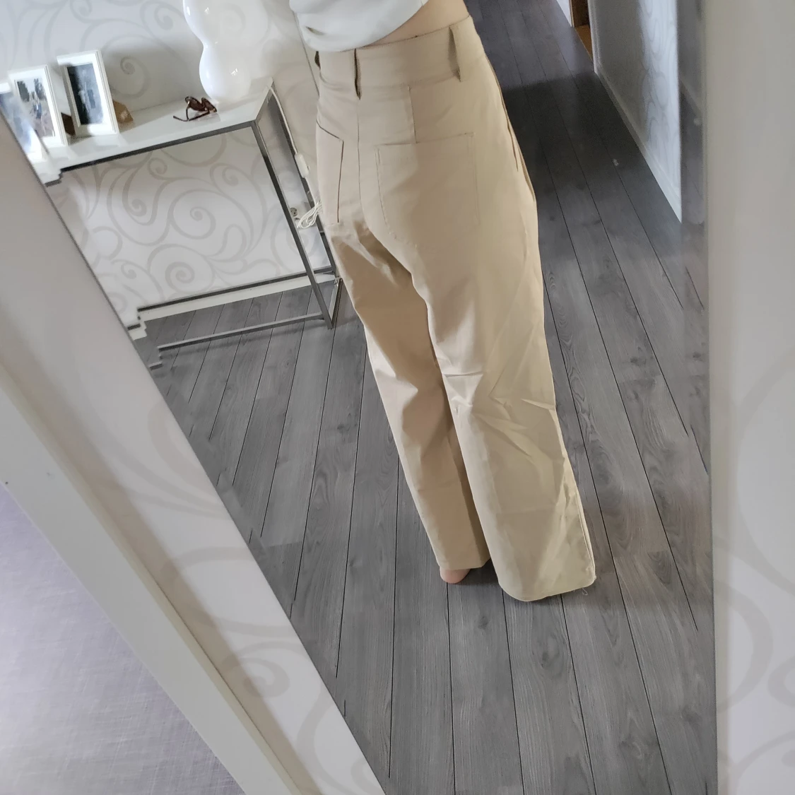 Beige byxor från Bershka - 90